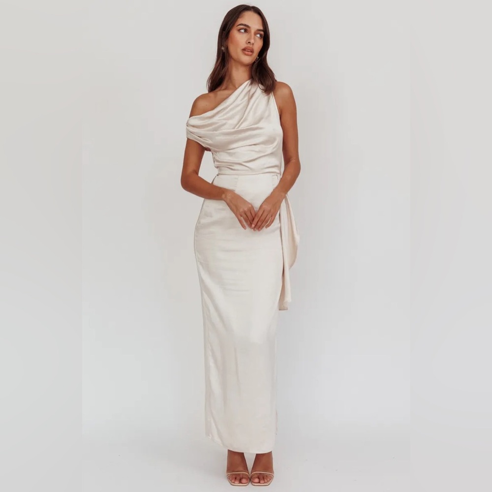 Selfie Leslie One-Shoulder Cream Satin Evening Gown